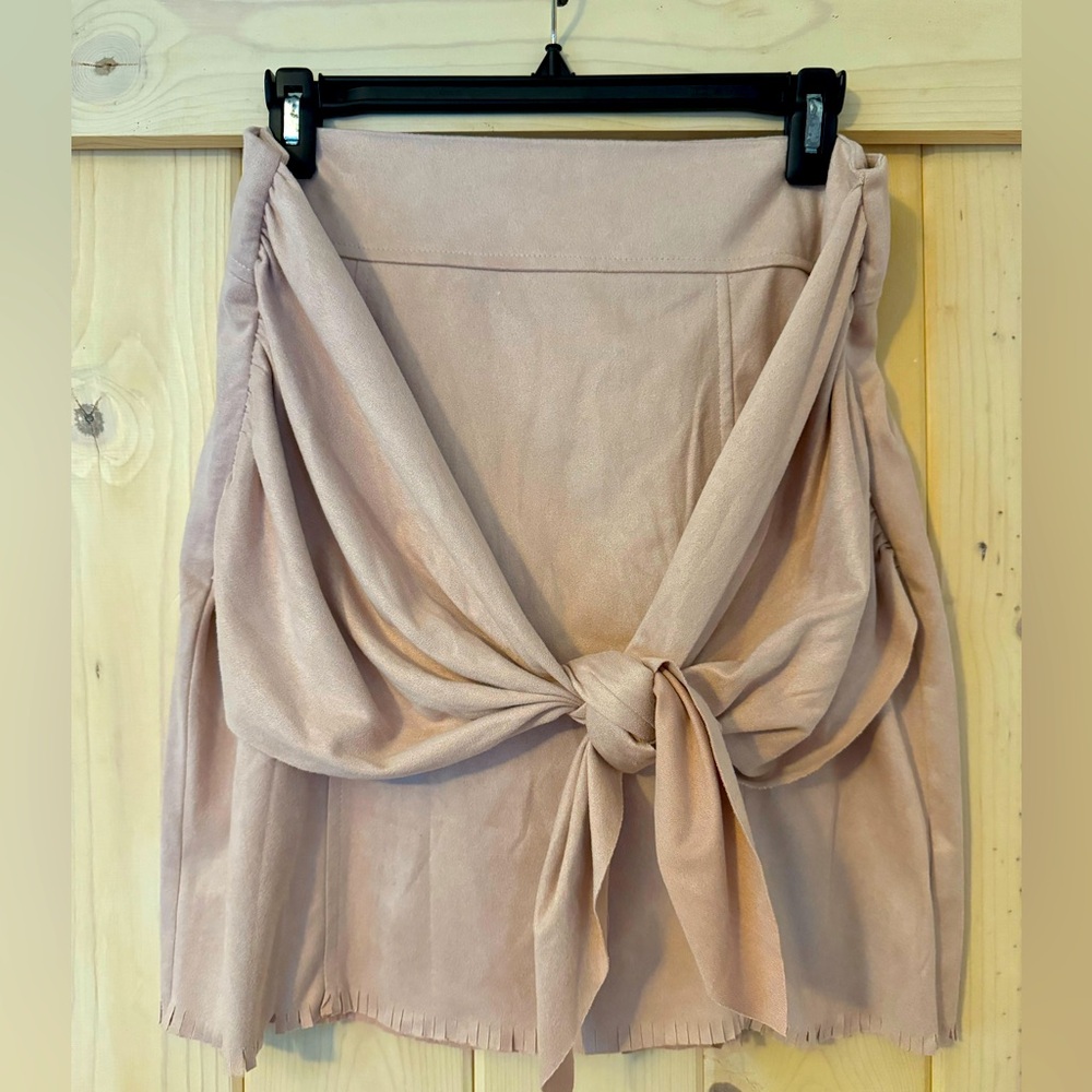 LLove L NWOT boho pink suede tie front fringe skirt